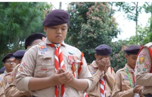 Pemimpin yang sedang berdoa